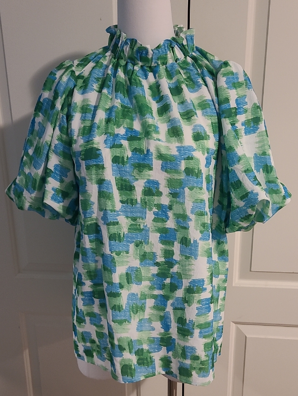 NWT Jenny Boston Puff Sleeve Watercolor Pattern High Neck Blouse